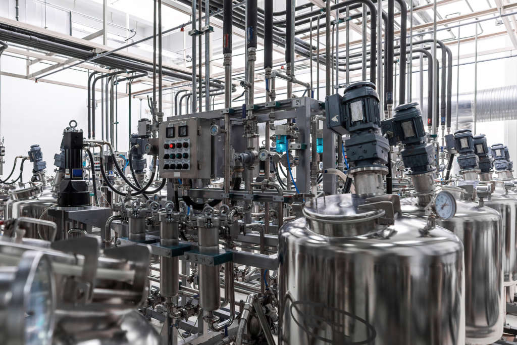 Cuve usine chimique
